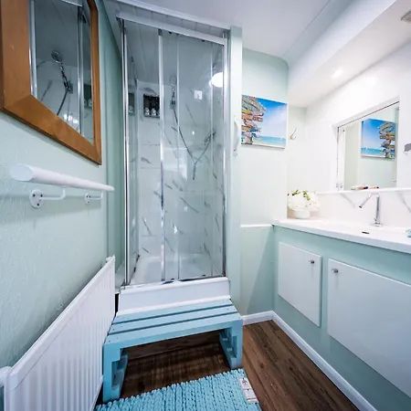 2 Independant Boutique Apartments One Sleeps 2 The Other Sleeps 4, Meadowhall, Sheffield Arena, Free Parking Exterior foto
