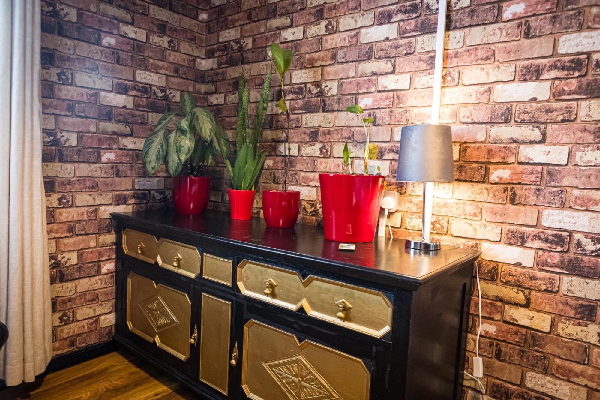 Apartment 2 Independant Boutique One Sleeps 2 The Other Sleeps 4, Meadowhall, Arena, Free Parking *
